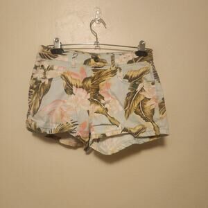 Classic Floral/Tropical Billabong Shorts size 25